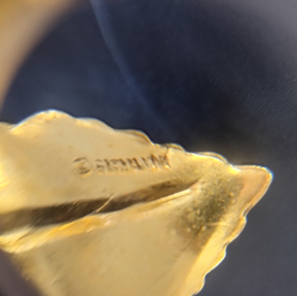 Giovanni rose Gold tone pin brooch - Picture 4 of 4